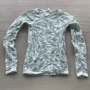 EUC ALO Yoga long sleeve cut out, size small